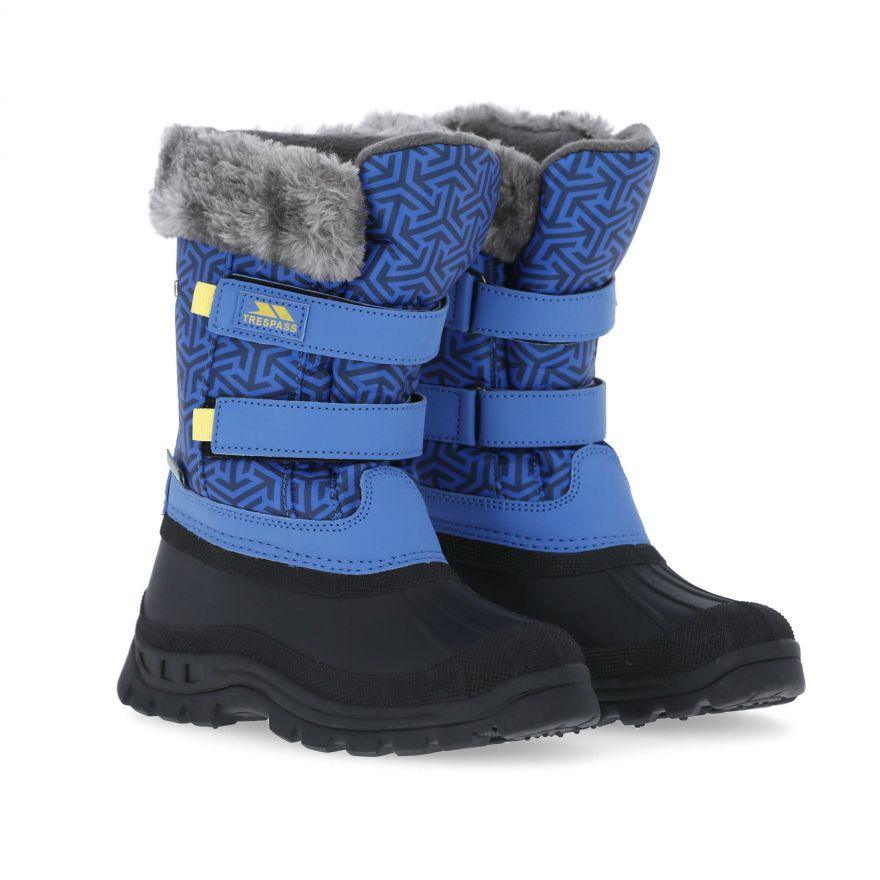 Tresspass kids hotsell snow boots