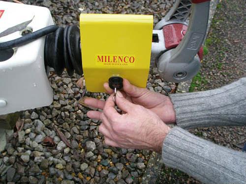 Milenco Lightweight Hitchlock ALKO 3004 - Towsure
