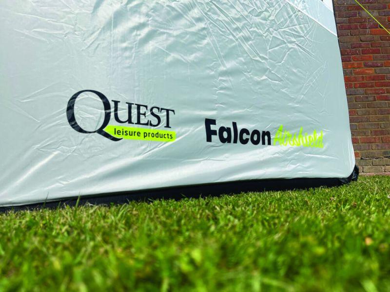 Quest Falcon Air Shield 500 3 Panel Windbreak - Towsure