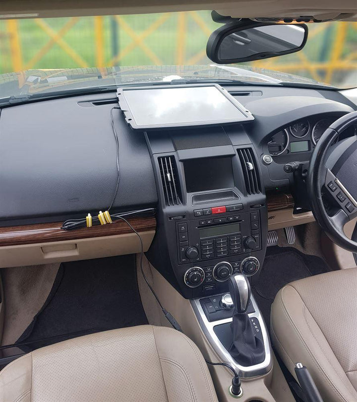 Streetwize 12Volt 2.4 Watt Solar Charger - Towsure